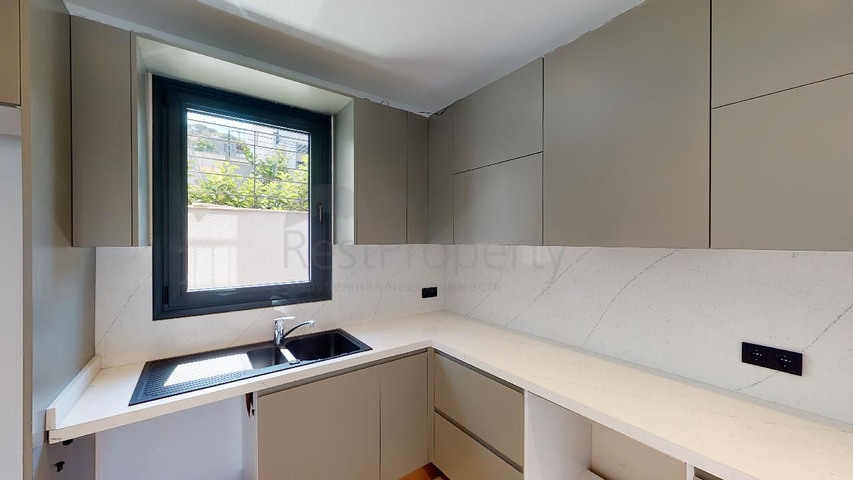 فيلات منعزلة مطلة على البحر