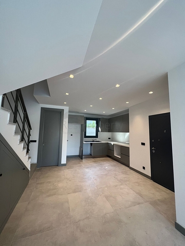 فيلات منعزلة مطلة على البحر