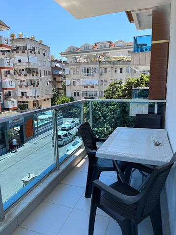 موقع مميز - شقة غرفتين وصالة ضمن مجمع سكني - جانب شاطئ كليوباترا / الانيا 