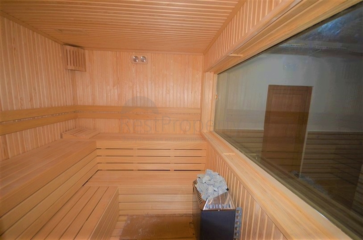 موقع مميز - شقة غرفتين وصالة ضمن مجمع سكني - جانب شاطئ كليوباترا / الانيا 