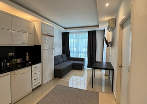 موقع مميز - شقة غرفتين وصالة ضمن مجمع سكني - جانب شاطئ كليوباترا / الانيا 