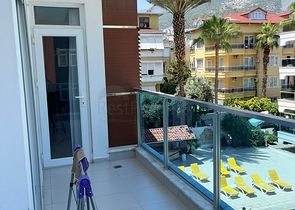 موقع مميز - شقة غرفتين وصالة ضمن مجمع سكني - جانب شاطئ كليوباترا / الانيا 