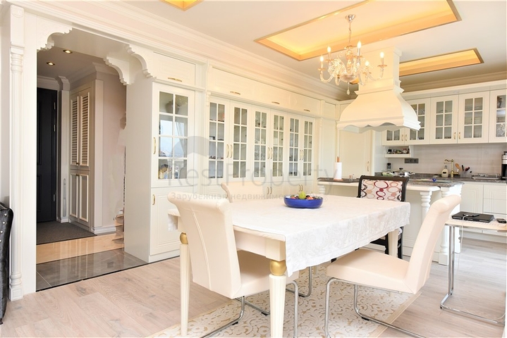 شقق 4+1 في مجمع فاخر 