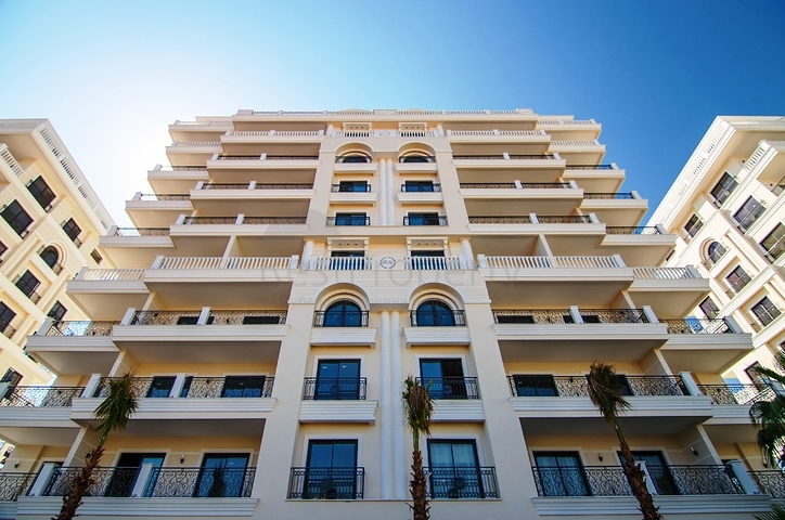 شقق 4+1 في مجمع فاخر 