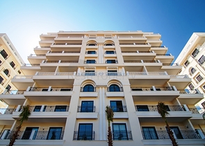 شقق 4+1 في مجمع فاخر 