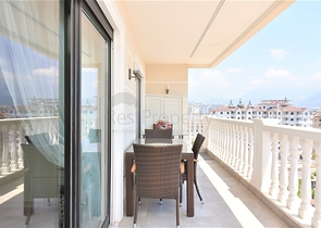 شقق 4+1 في مجمع فاخر 