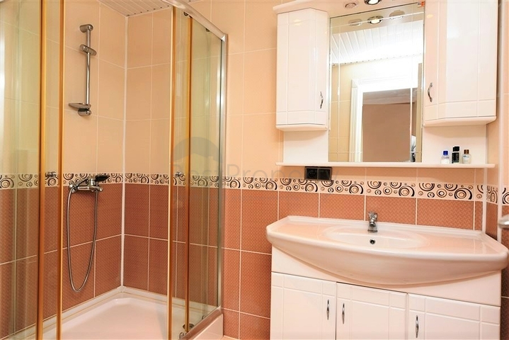 فيلا مطلة على البحر الأبيض المتوسط في منطقة دميرتاش