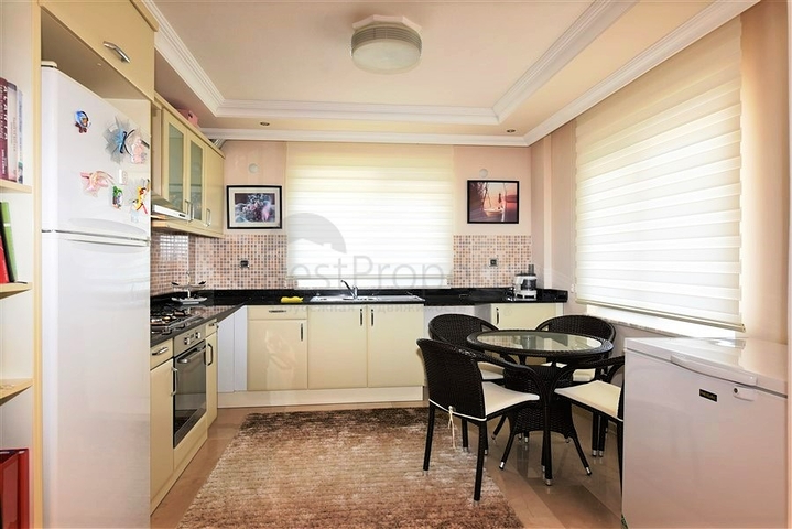 فيلا مطلة على البحر الأبيض المتوسط في منطقة دميرتاش