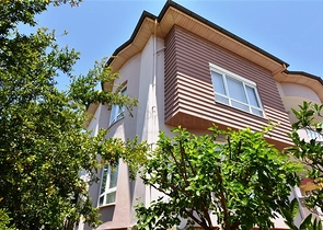 فيلا مطلة على البحر الأبيض المتوسط في منطقة دميرتاش