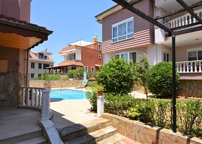 فيلا مطلة على البحر الأبيض المتوسط في منطقة دميرتاش