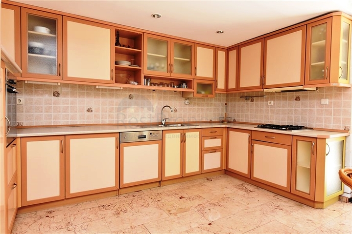 فيلا في منطقة كوناكلي