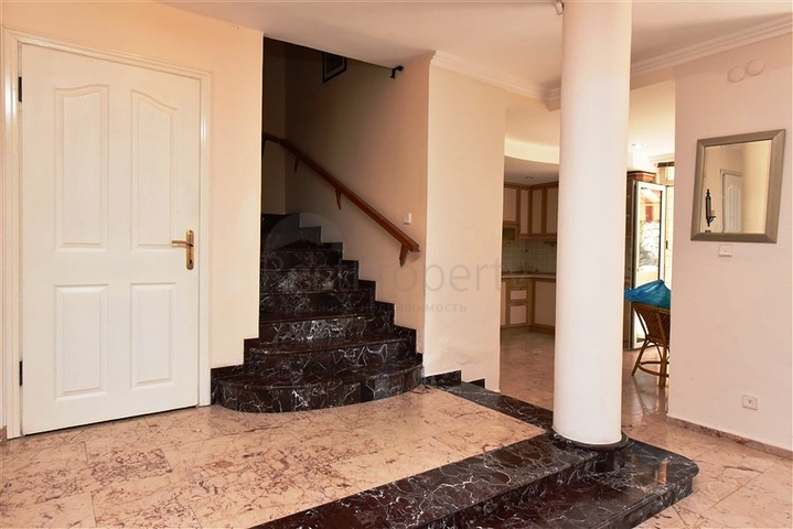 فيلا في منطقة كوناكلي