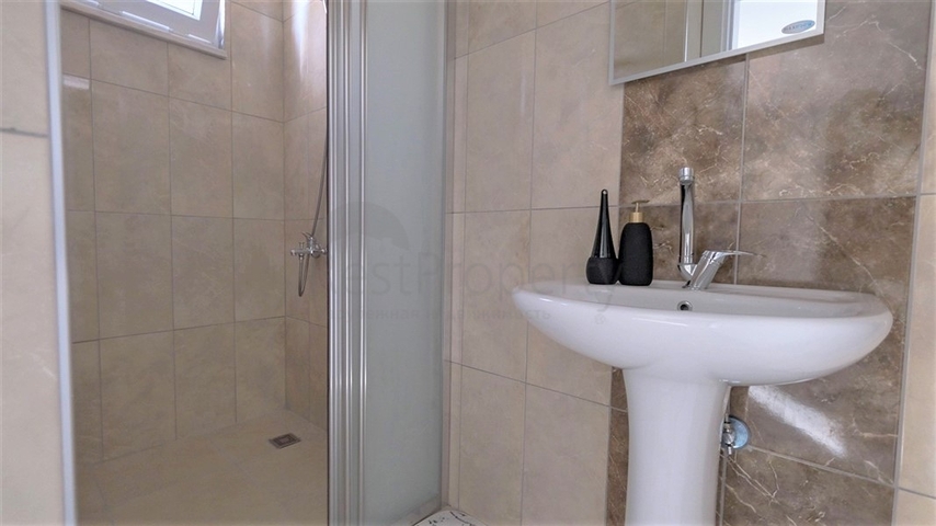 شقة بمساحة كبيرة في محمودلار