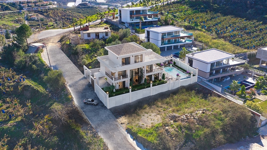 فيلا مطلة على البحر 5 + 1 في منطقة كارجيجاك