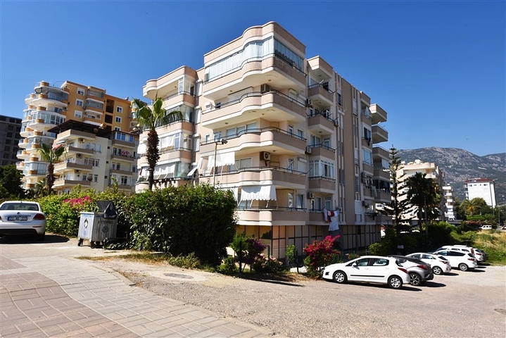 شقة 2+1 مع مطبخ منفصل في منطقة محمودلار