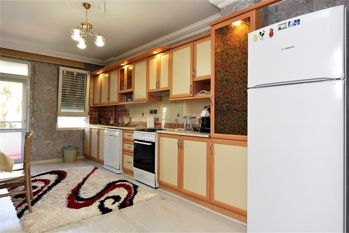 شقة 2+1 مع مطبخ منفصل في منطقة محمودلار