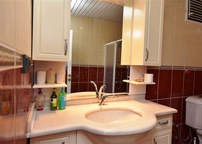 شقة 2+1 مع مطبخ منفصل في منطقة محمودلار