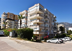 شقة 2+1 مع مطبخ منفصل في منطقة محمودلار