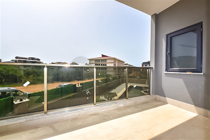 شقة 1+1 في أوبا في مجمع قيد الإنشاء 