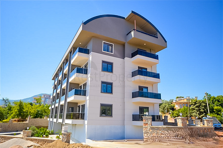 شقة 1+1 في أوبا في مجمع قيد الإنشاء 