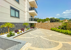 شقة 1+1 في أوبا في مجمع قيد الإنشاء 