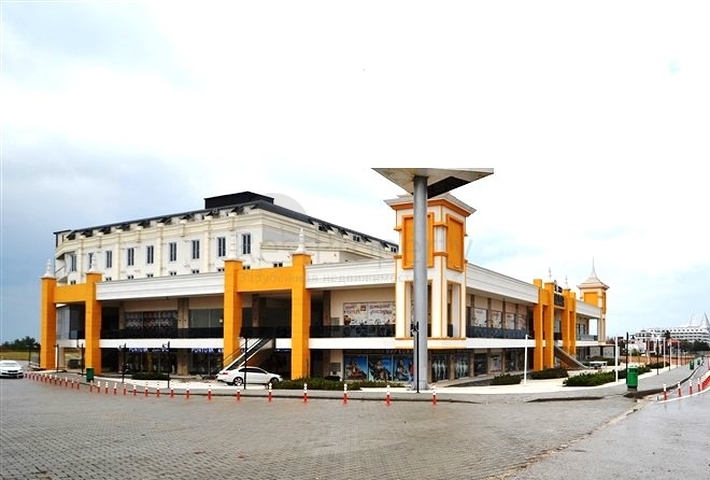 مبنى تجاري في مركز تسوق في منطقة أوكورجالار 