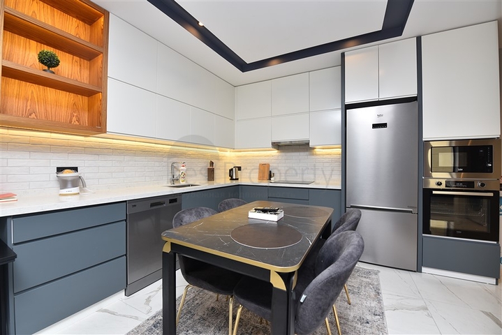 شقة للإيجار في وسط ألانيا