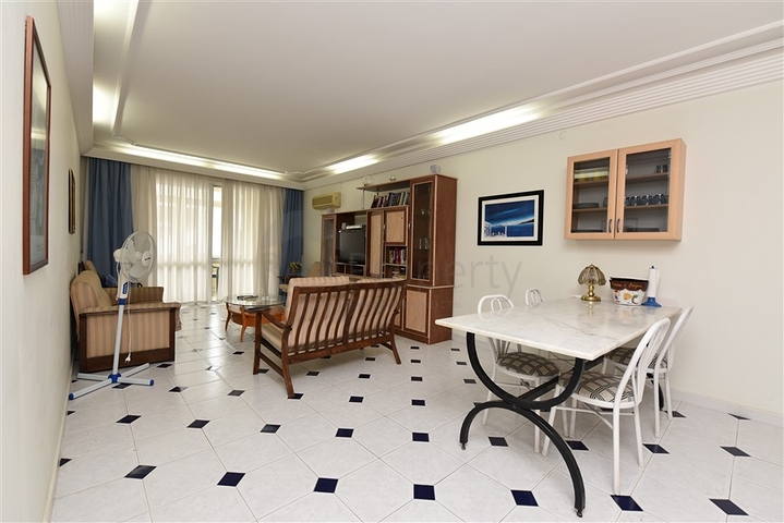 1 + 1 شقة للإيجار في وسط ألانيا