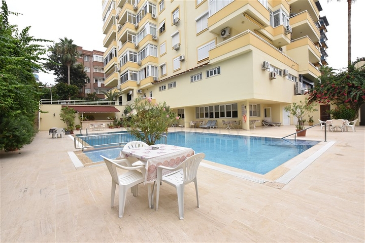 1 + 1 شقة للإيجار في وسط ألانيا