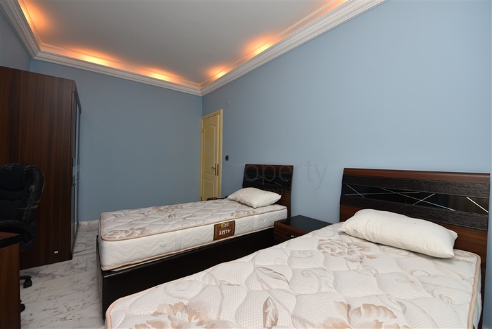 فيلا فسيحة 7 + 1 في منطقة كيستيل