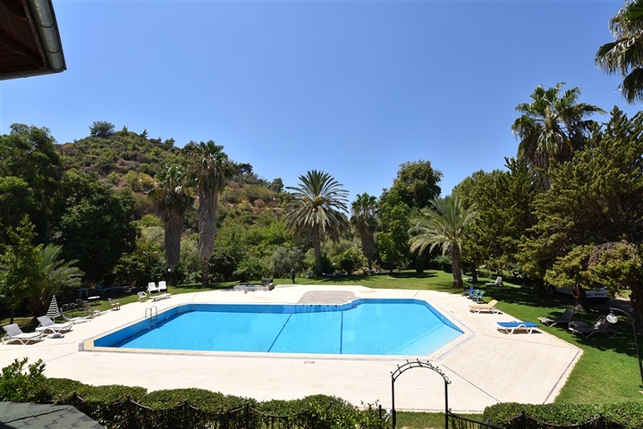 فيلا فسيحة 7 + 1 في منطقة كيستيل