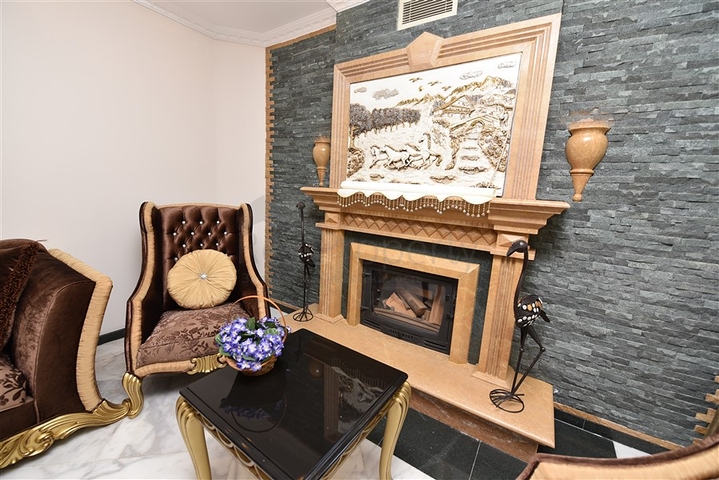 فيلا فسيحة 7 + 1 في منطقة كيستيل