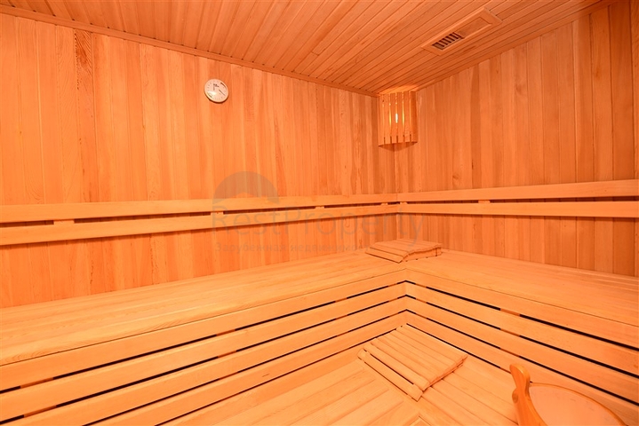 فيلا فسيحة 7 + 1 في منطقة كيستيل