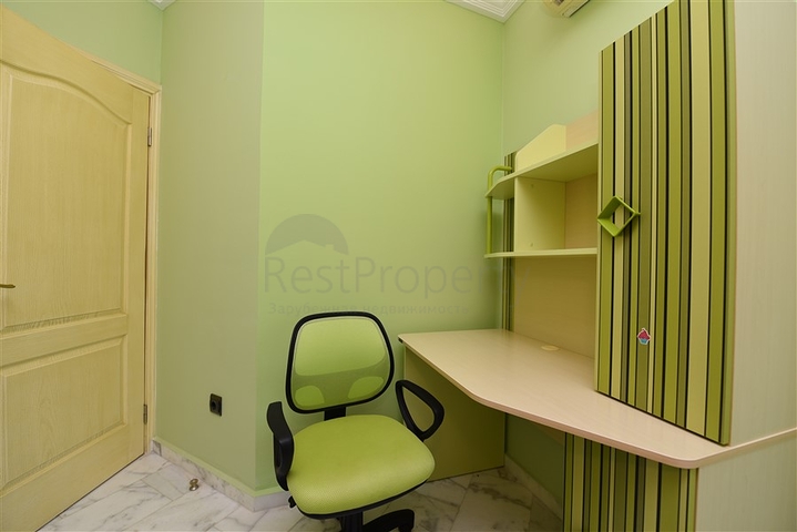 فيلا فسيحة 7 + 1 في منطقة كيستيل