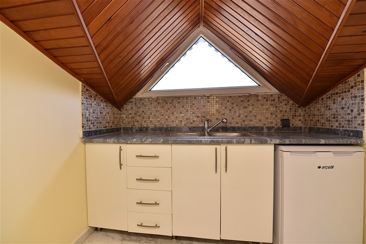 فيلا فسيحة 7 + 1 في منطقة كيستيل