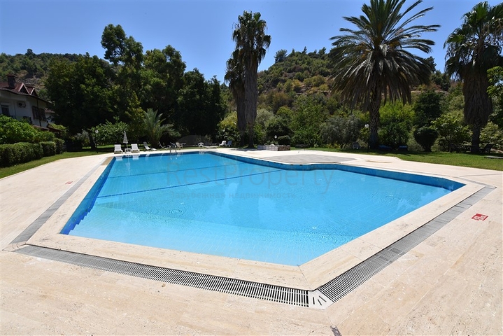 فيلا فسيحة 7 + 1 في منطقة كيستيل