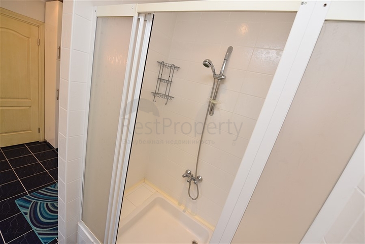 فيلا فسيحة 7 + 1 في منطقة كيستيل