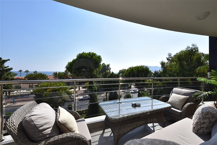 شقة فاخرة 4 + 1 في مجمع ألانيا المرموق