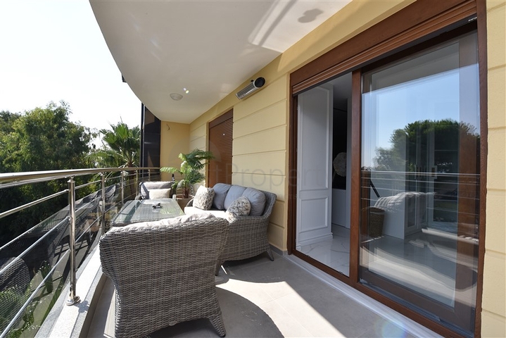 شقة فاخرة 4 + 1 في مجمع ألانيا المرموق