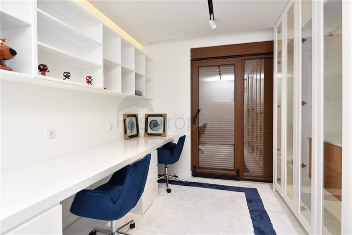 شقة فاخرة 4 + 1 في مجمع ألانيا المرموق