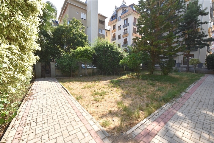 شقة 3+1 بالقرب من البحر في وسط ألانيا