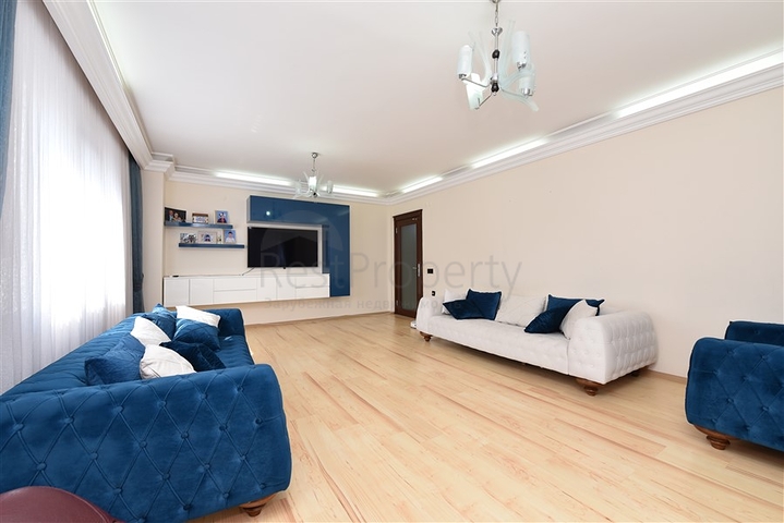 شقة 3+1 بالقرب من البحر في وسط ألانيا