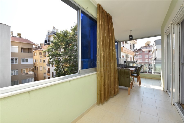 شقة 3+1 بالقرب من البحر في وسط ألانيا