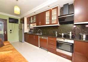 شقة 3+1 بالقرب من البحر في وسط ألانيا