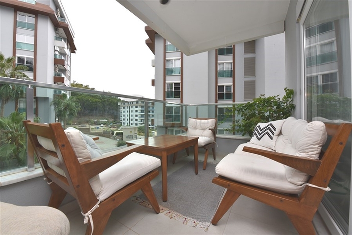 شقة دوبلكس واسعة في منطقة النخبة كارجيجاك