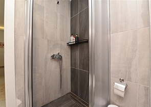 شقة دوبلكس واسعة في منطقة النخبة كارجيجاك