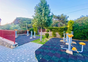 شقة دوبلكس واسعة في منطقة النخبة كارجيجاك