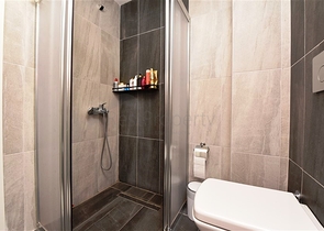 شقة دوبلكس واسعة في منطقة النخبة كارجيجاك