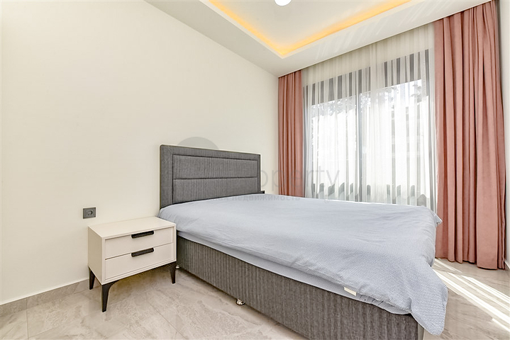 شقة بغرفتي نوم للإيجار 300 متر من شاطئ كليوباترا