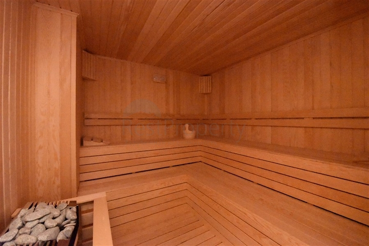 شقة بغرفتي نوم للإيجار 300 متر من شاطئ كليوباترا